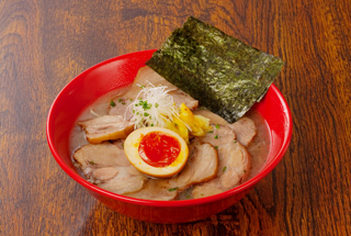UMAMIと豚骨ラーメン 割烹 賢太朗のラーメン
