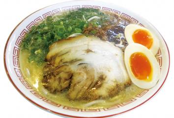 鹿児島ラーメン　復刻食堂のラーメン